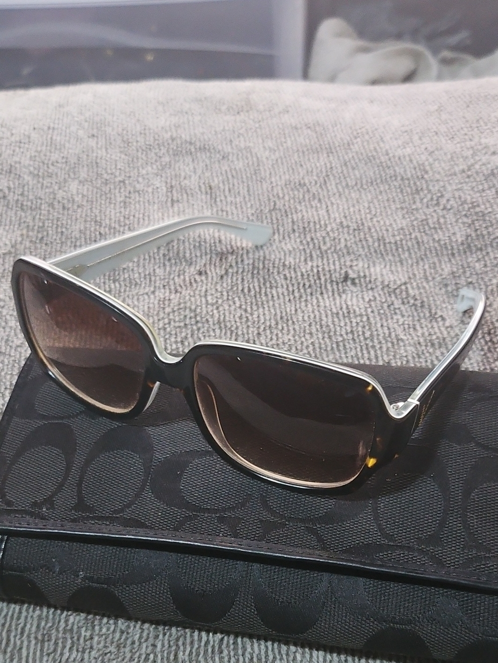 Veer Women's Designer Blue Frame Soho.sunglasses with Brown Gradient Lenses